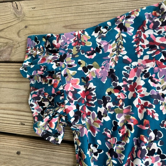 Haptics (Pretty as a peach) Floral Patterned baby doll top size S - Picture 5 of 6